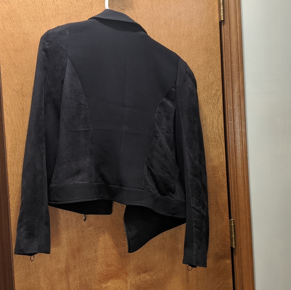 Women's Jacket - Picture 5 of 5